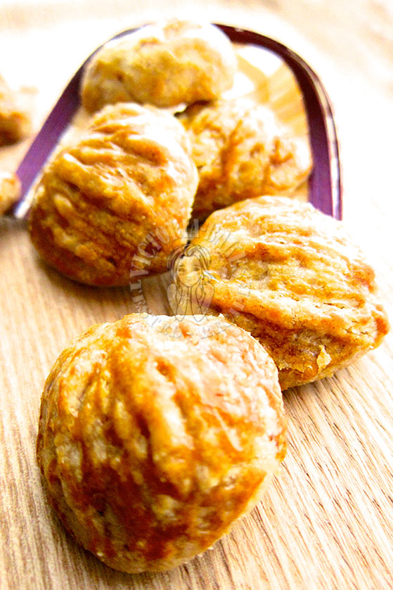 walnut biscuit (hup toh soh) 核桃酥 (▰˘◡˘▰)