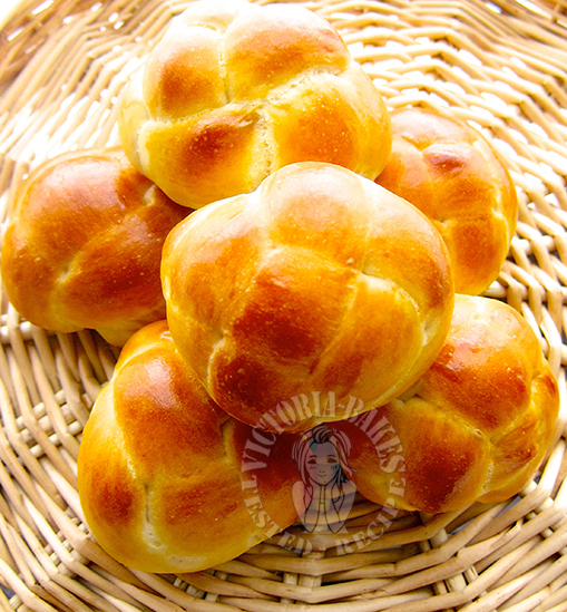 cantonese style twisted sweet bun (with shaping instructions) 广东“绣球”餐包（附超详细整形图解）