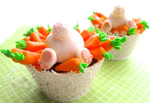 naughty bunny carrot cupcake  ლ(|||⌒εー|||)ლ